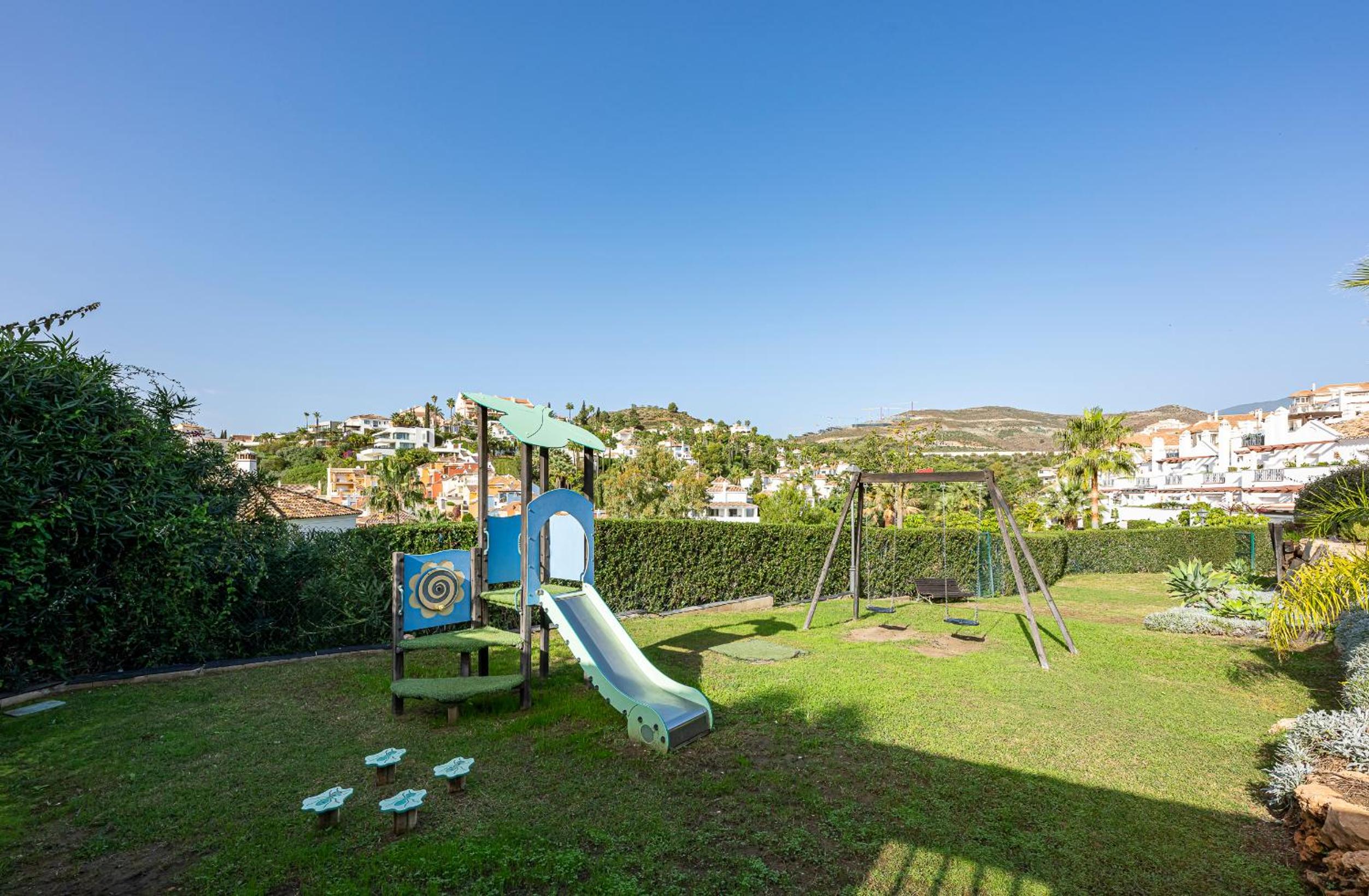 DOLMEN GROUP- Apartment Aloha Royal