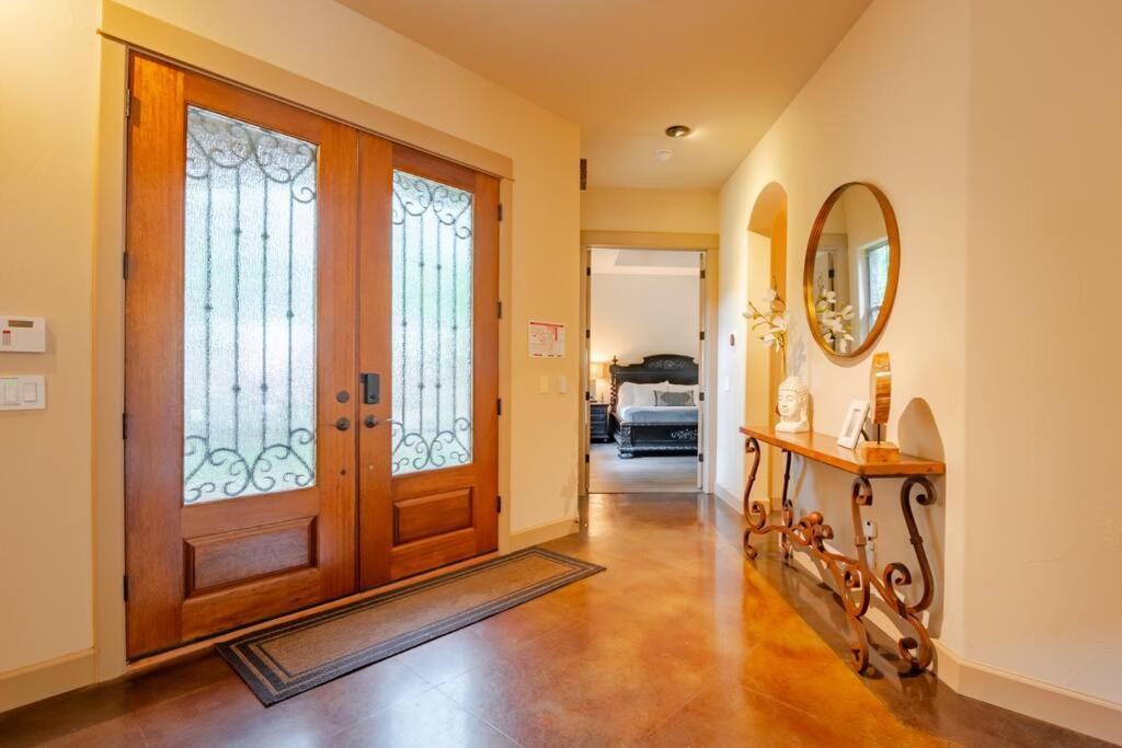 Pool and Spa, Pet friendly, Downstairs Master