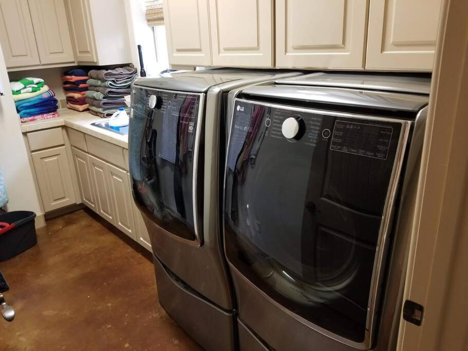 Pool and Spa, Pet friendly, Downstairs Master