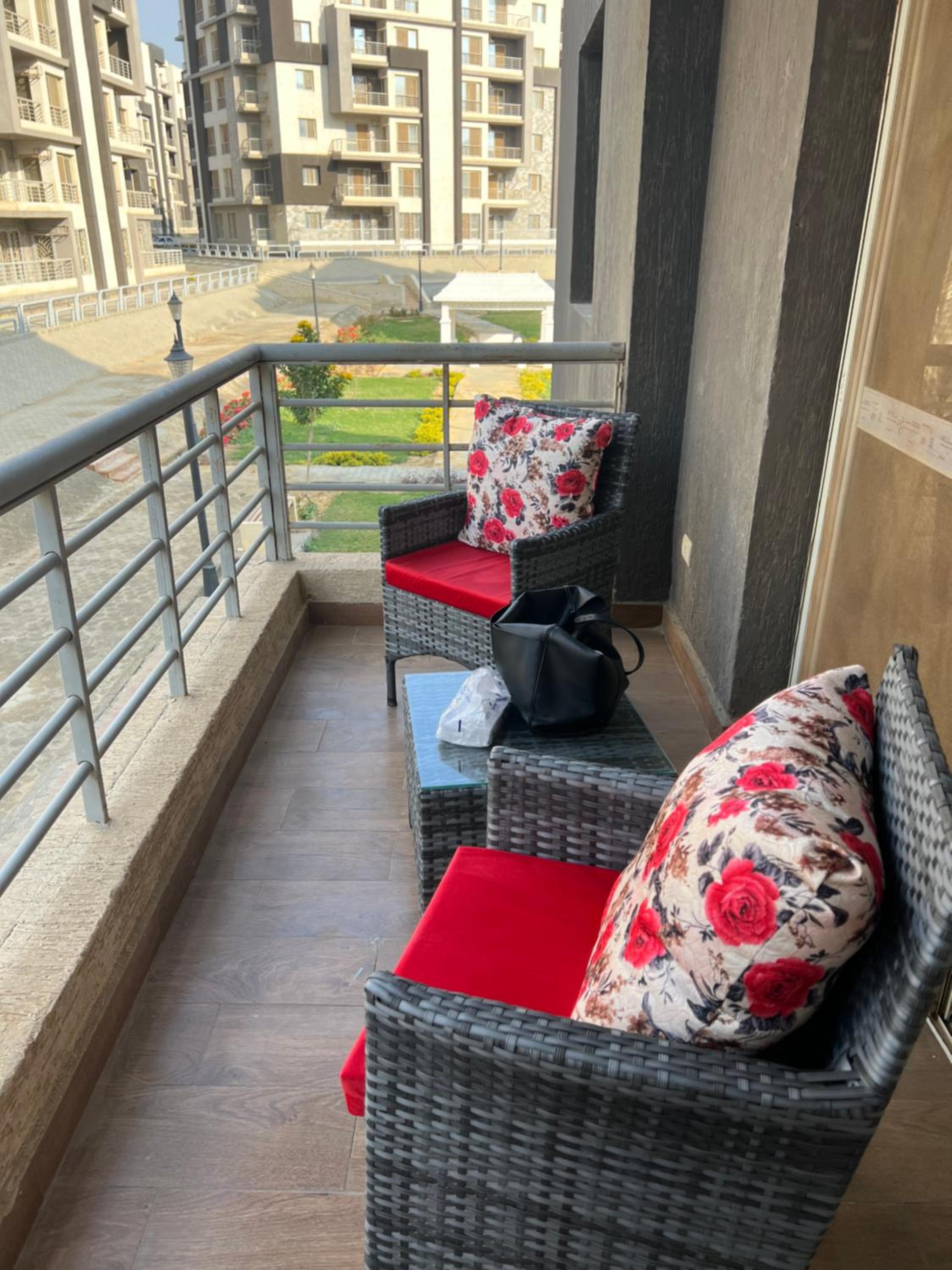 Elegant luxury app auc avenue New cairo