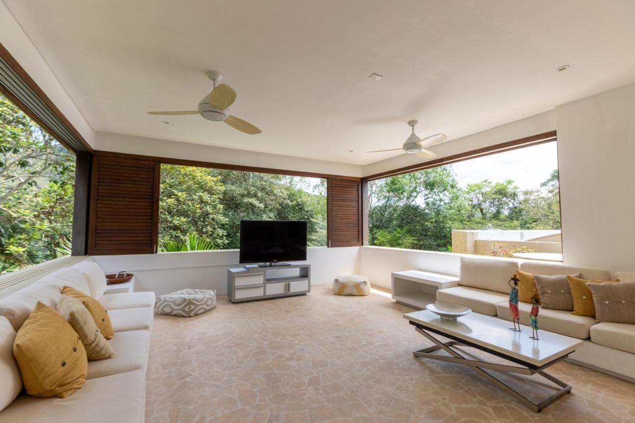 Beautiful 4BR Villa at Mesa de Yeguas
