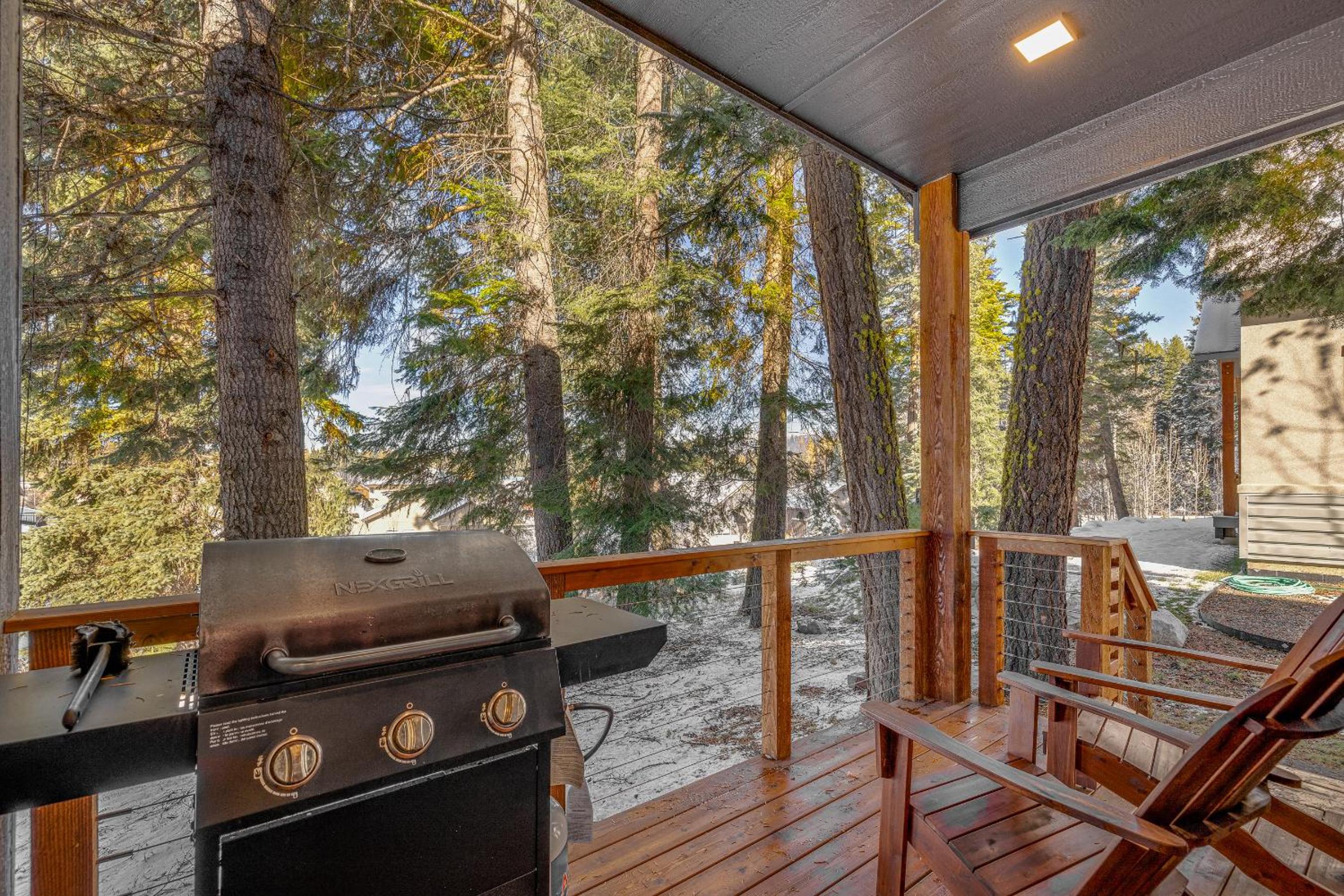 Sharlie's Chateau - Sleek, modern, new-build home near golf, park, and lake view 3