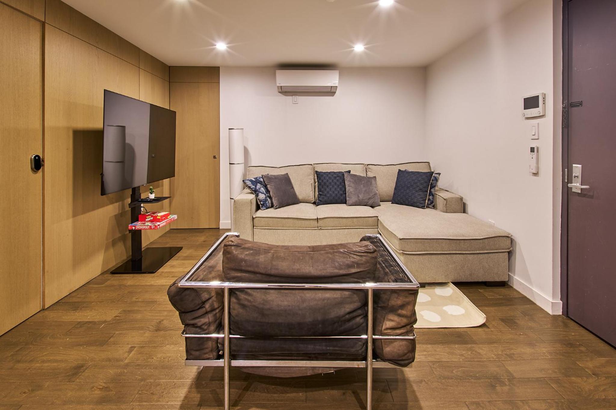 Modern 2 Bedroom Retreat in Downtown Manhattan