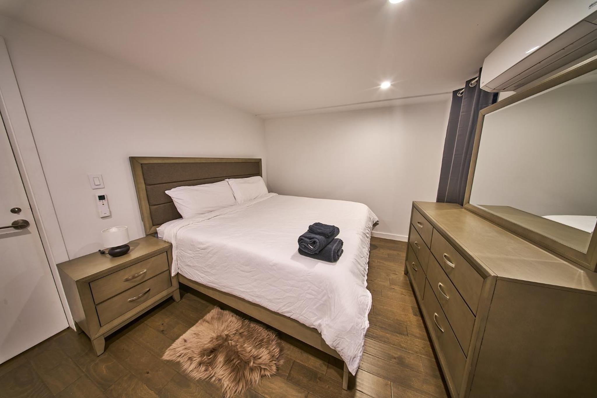 Modern 2 Bedroom Retreat in Downtown Manhattan