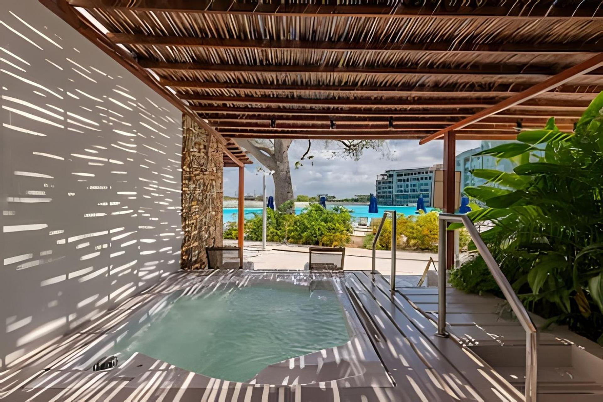 Nuevo, Lujoso y Exclusivo Vista a la Laguna 3BR