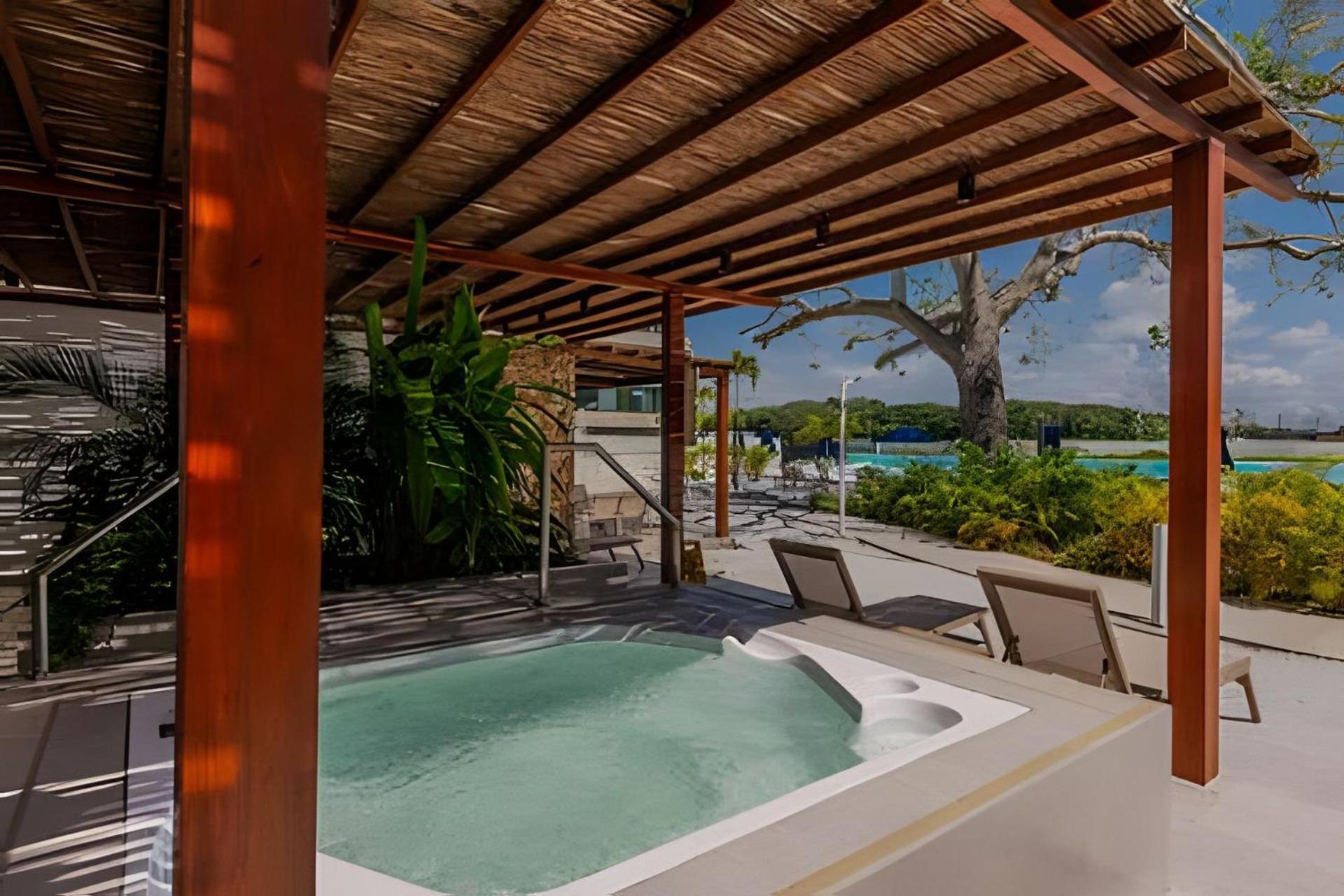 Nuevo, Lujoso y Exclusivo Vista a la Laguna 3BR