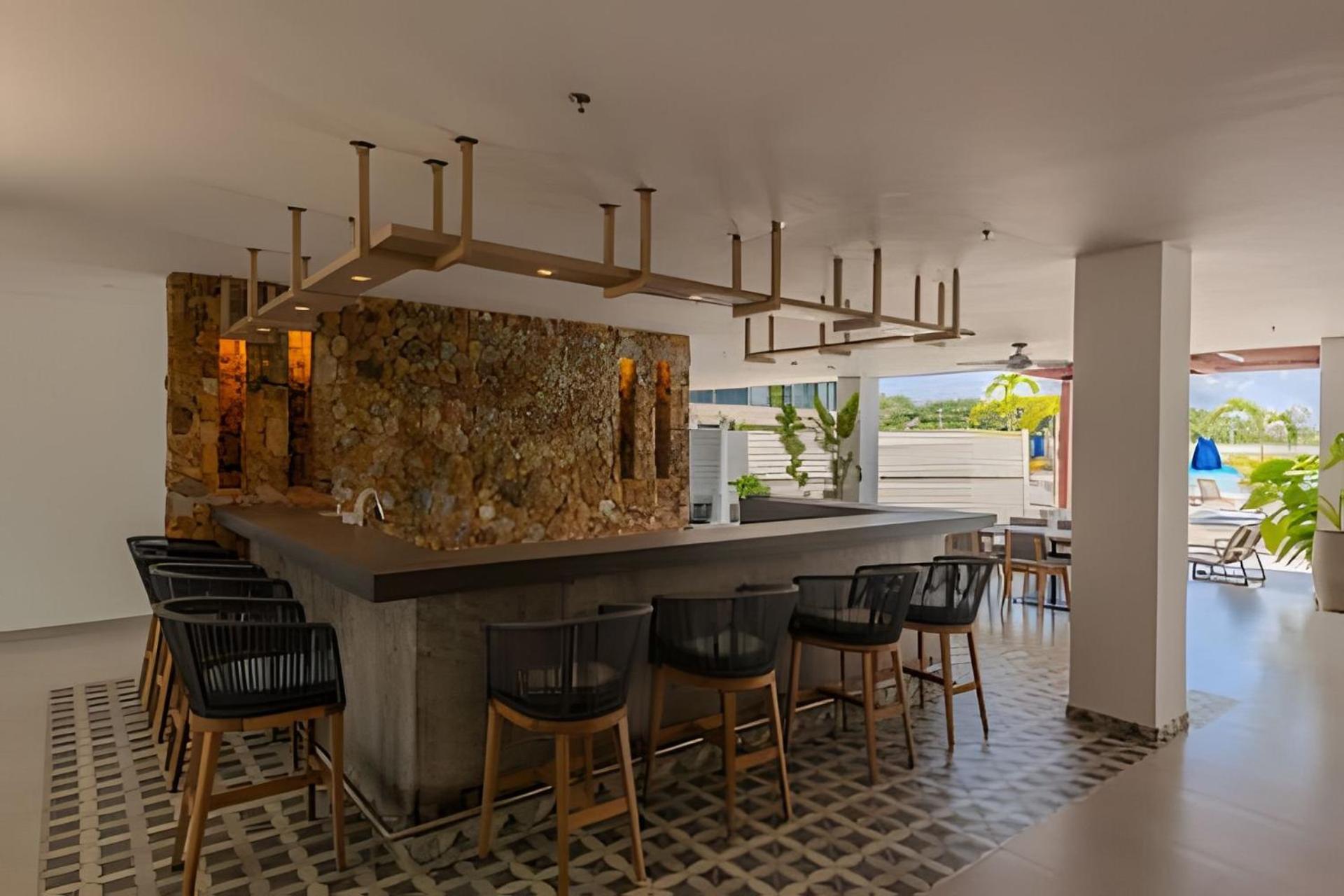 Nuevo, Lujoso y Exclusivo Vista a la Laguna 3BR
