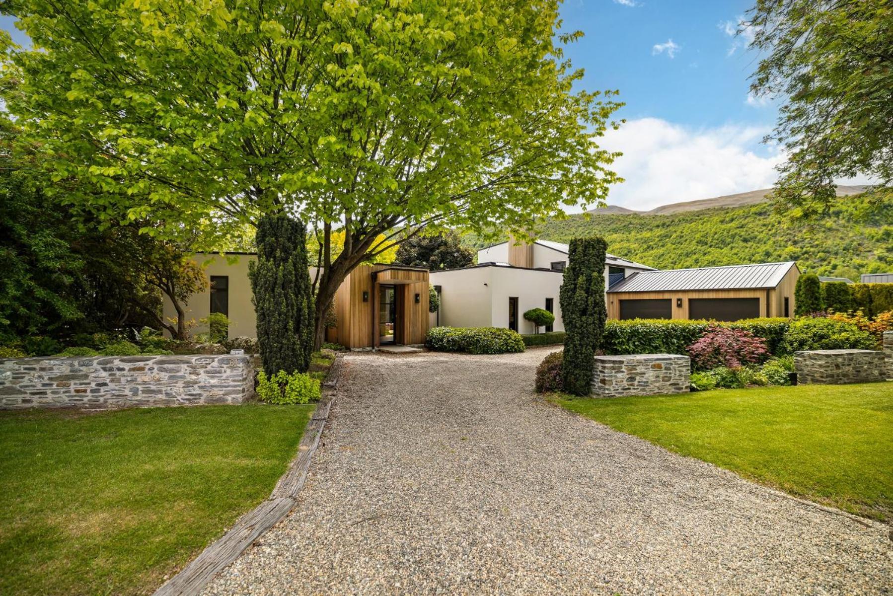 61 Adamson by Sothebys Luxury Rental Homes