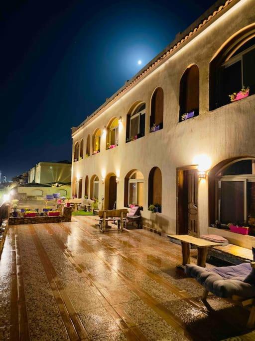 Mandala Lodge Beachfront Seaview Apt 1