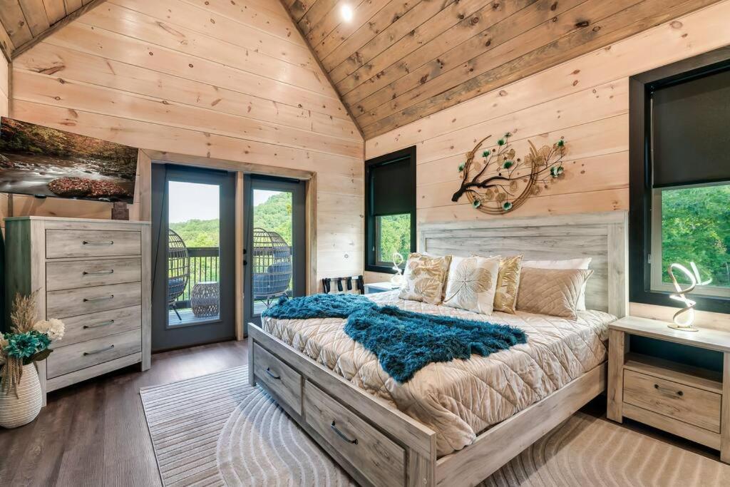 New Explorer's Hideaway,Mtn View, Firepit,Upscale view 3