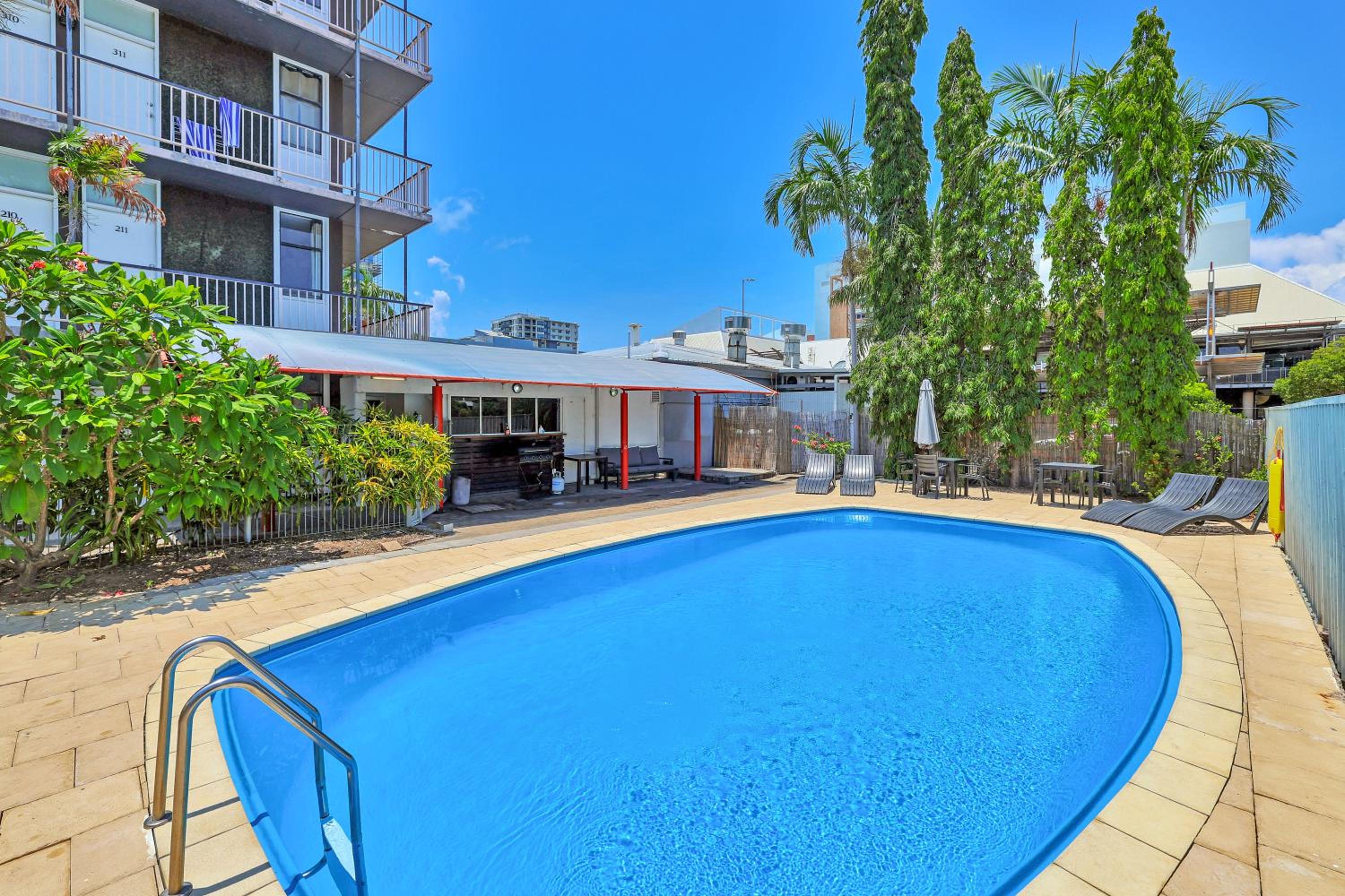 Darwin Poinciana Inn