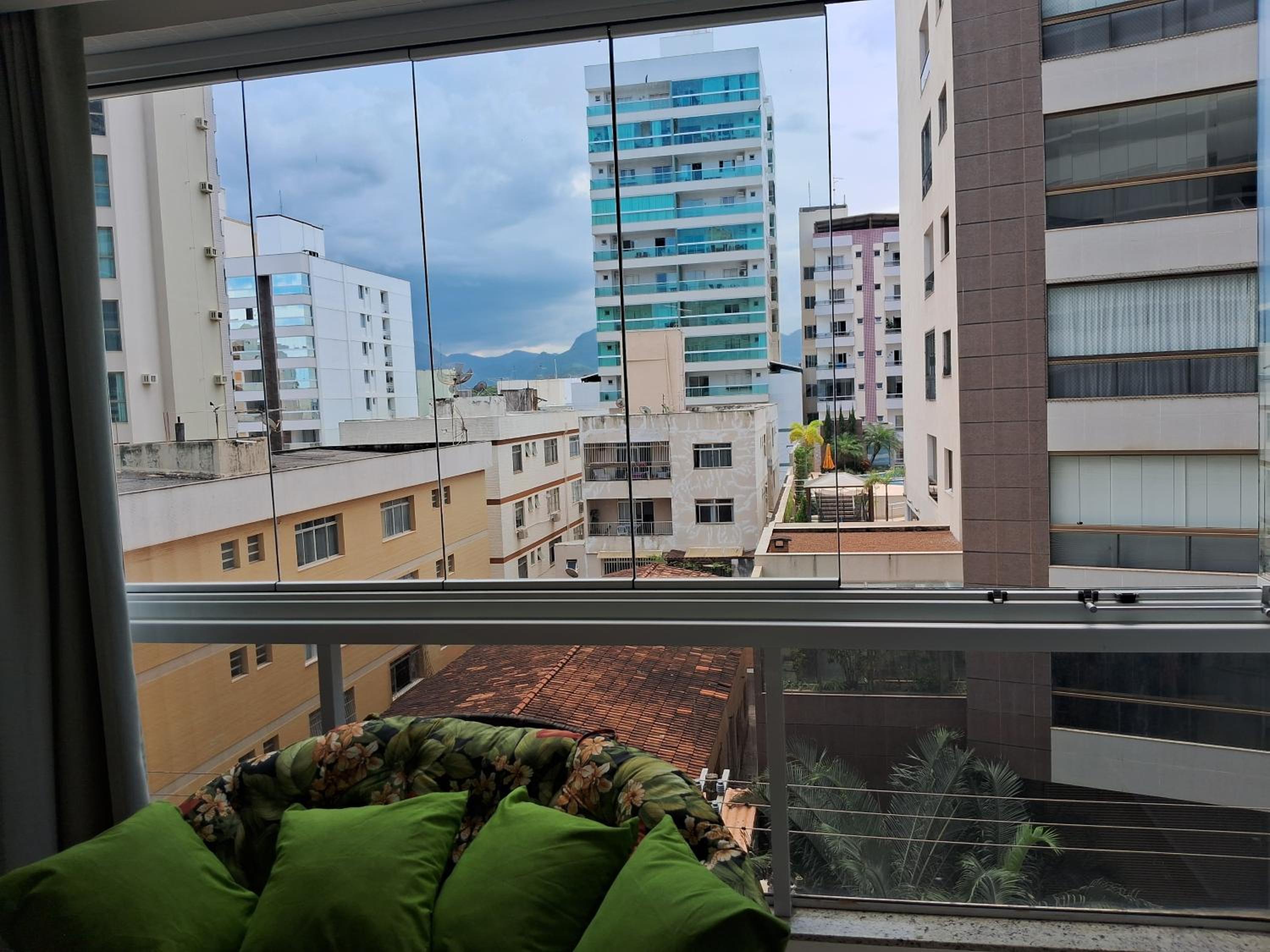 Show de apartamento na Praia do Morro - Guarapari - 3Q - Área externa com churrasqueira - 2 vagas garagem - Wifi - 100m da praia - ar condicionado