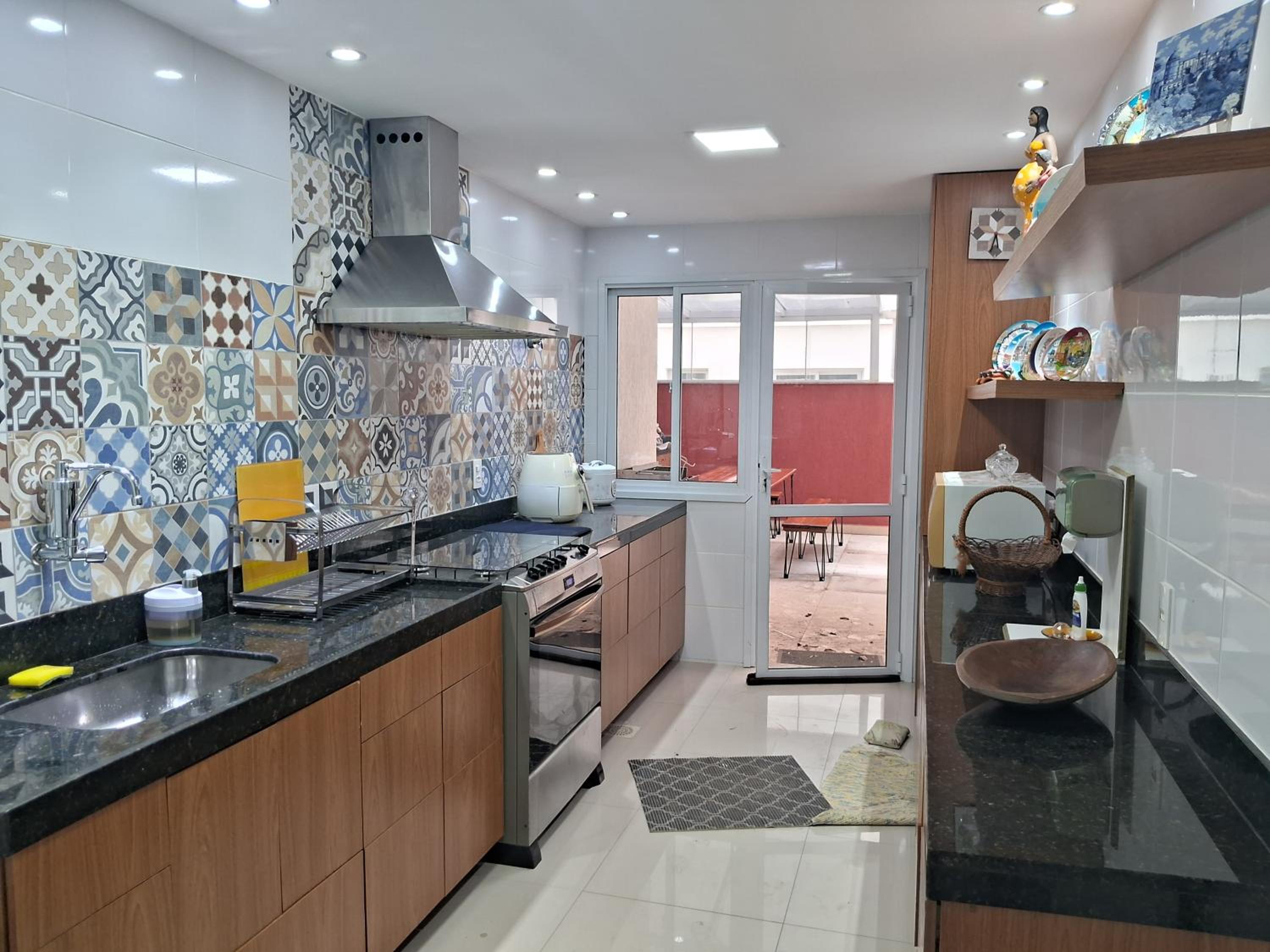 Show de apartamento na Praia do Morro - Guarapari - 3Q - Área externa com churrasqueira - 2 vagas garagem - Wifi - 100m da praia - ar condicionado