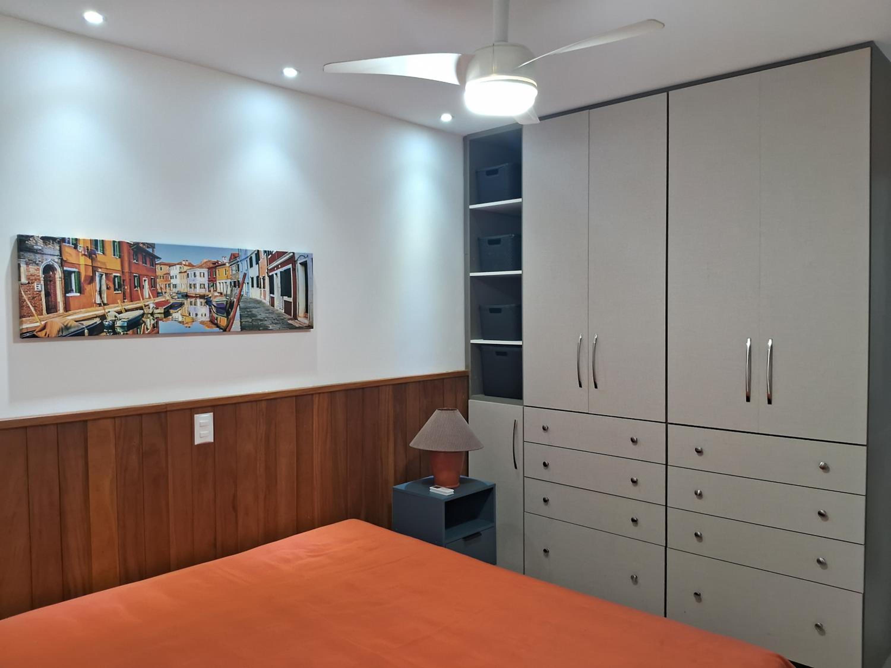 Show de apartamento na Praia do Morro - Guarapari - 3Q - Área externa com churrasqueira - 2 vagas garagem - Wifi - 100m da praia - ar condicionado