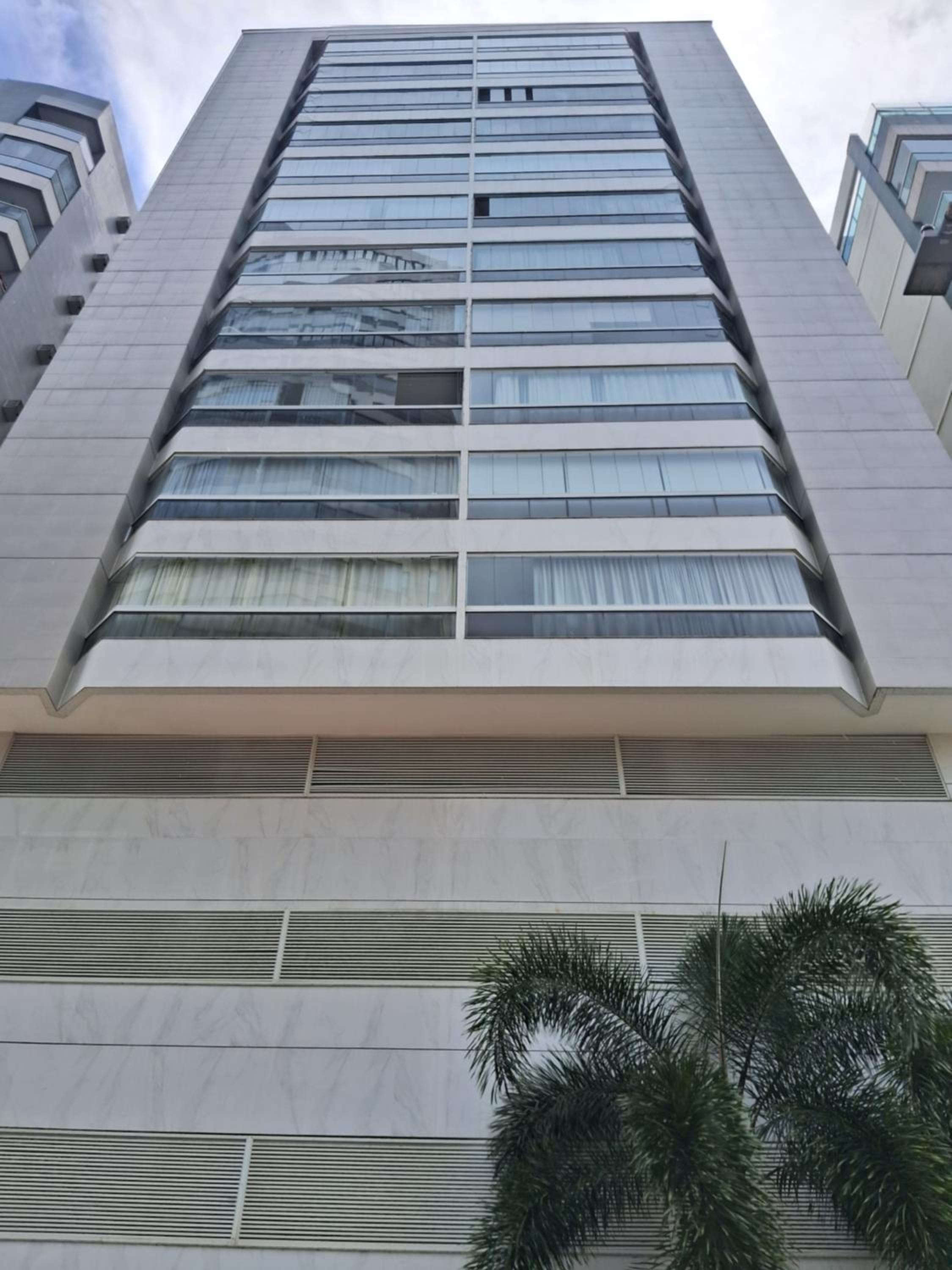 Show de apartamento na Praia do Morro - Guarapari - 3Q - Área externa com churrasqueira - 2 vagas garagem - Wifi - 100m da praia - ar condicionado