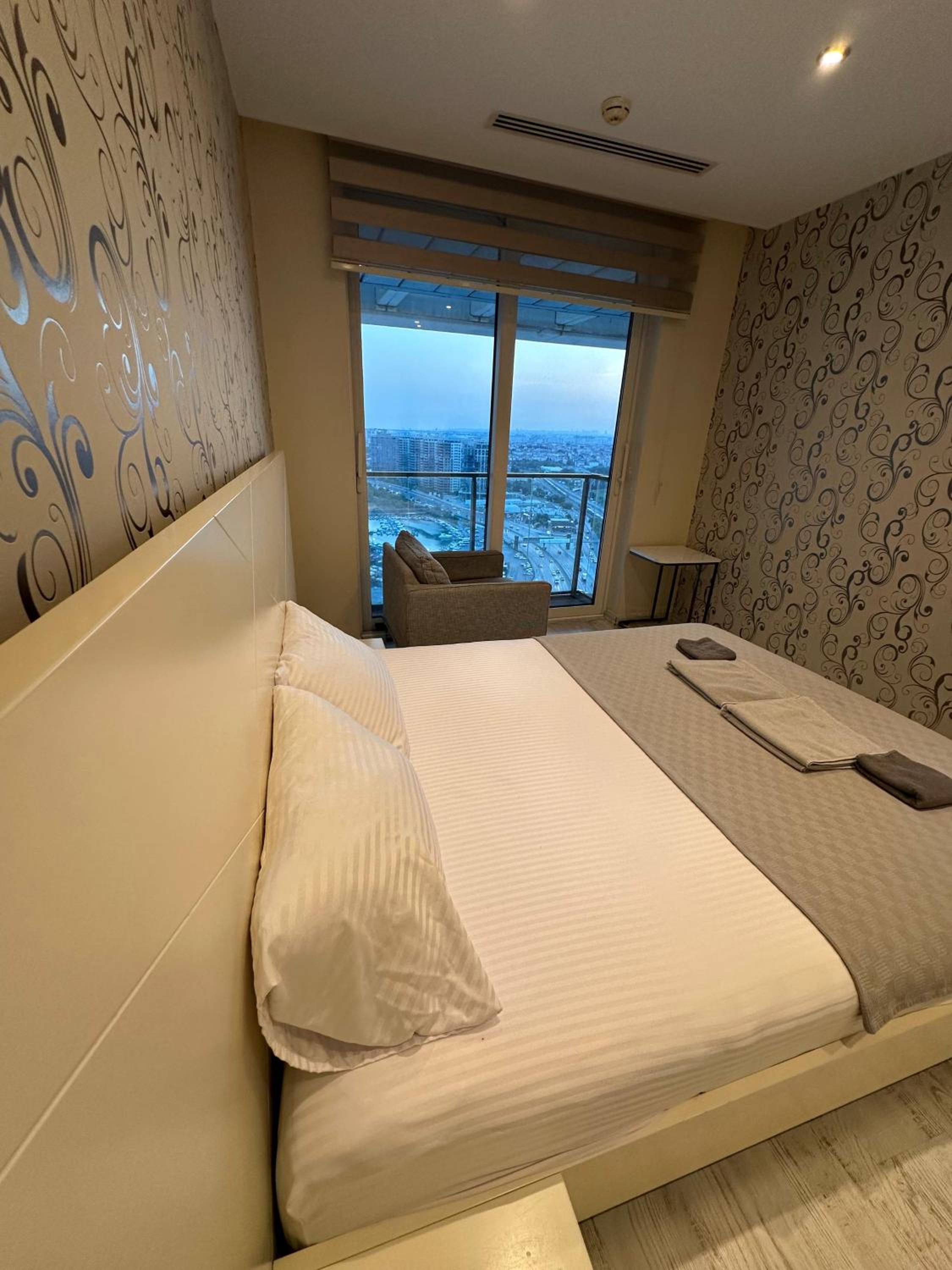 Ottomare Suites luxury apartment with pool with amazing view