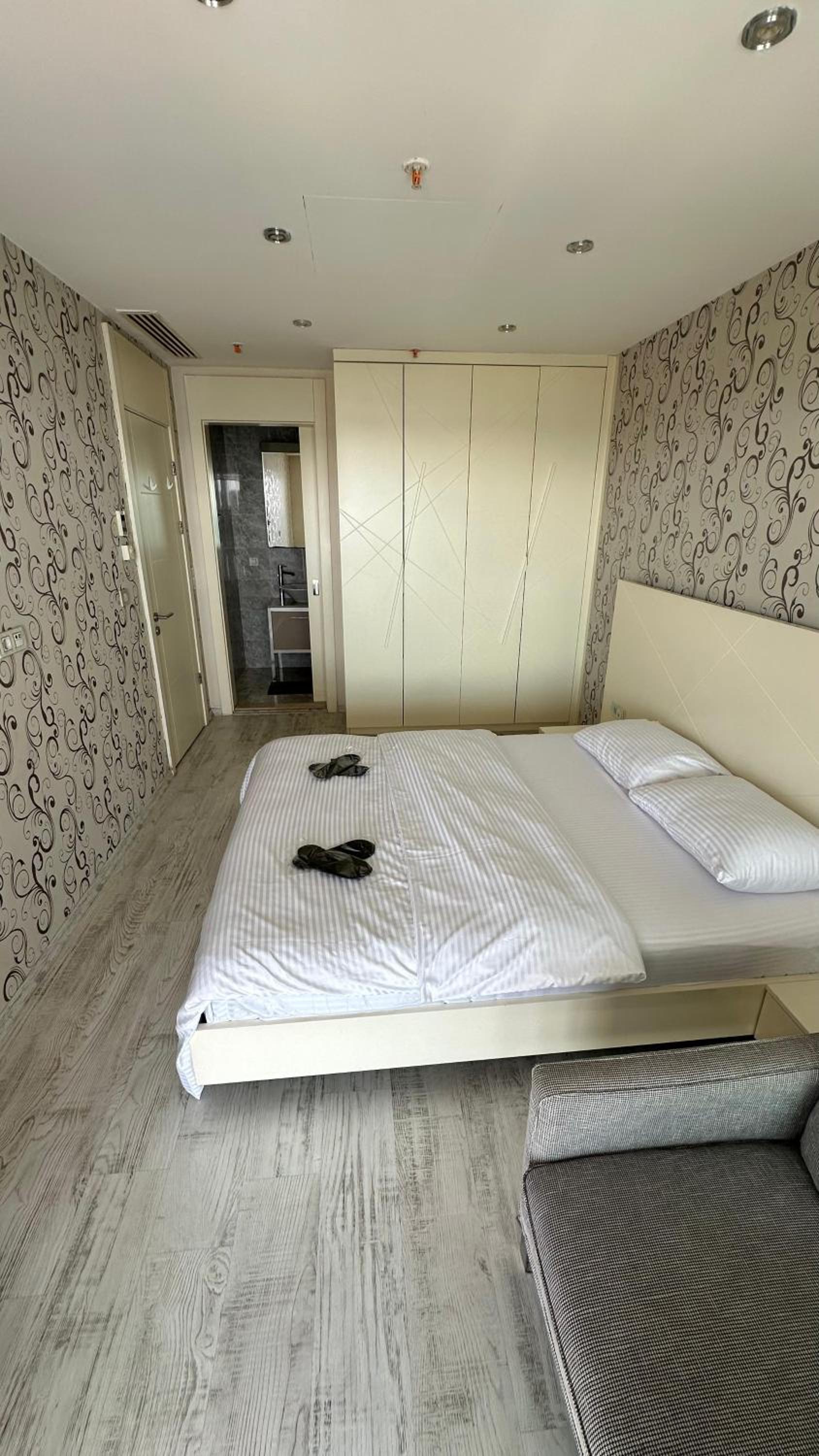 Ottomare Suites luxury apartment with pool with amazing view