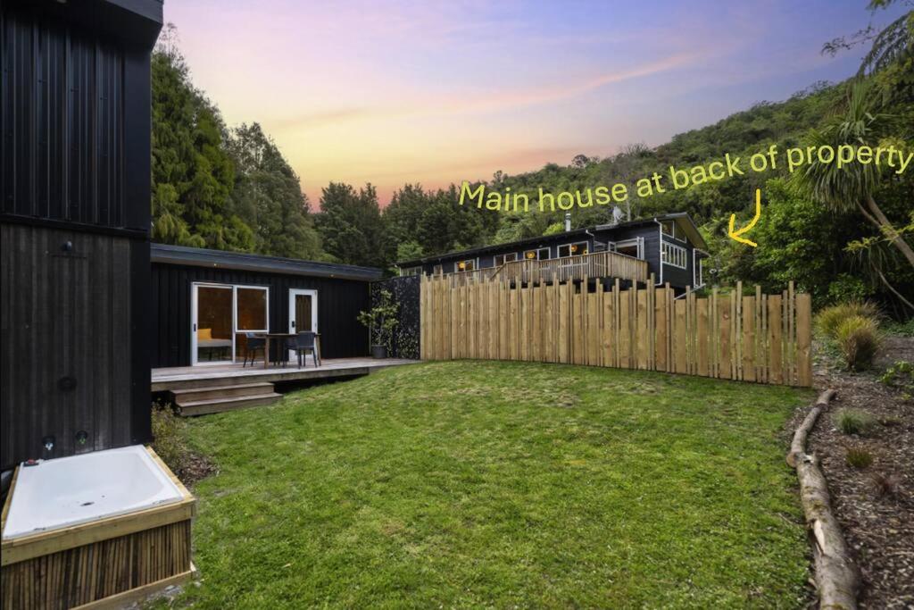 Tinyhome Lakeside Hideaway view 2