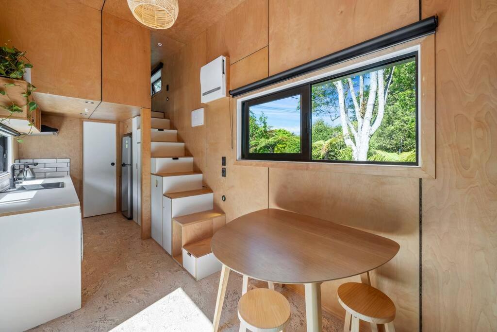 Tinyhome Lakeside Hideaway view 4