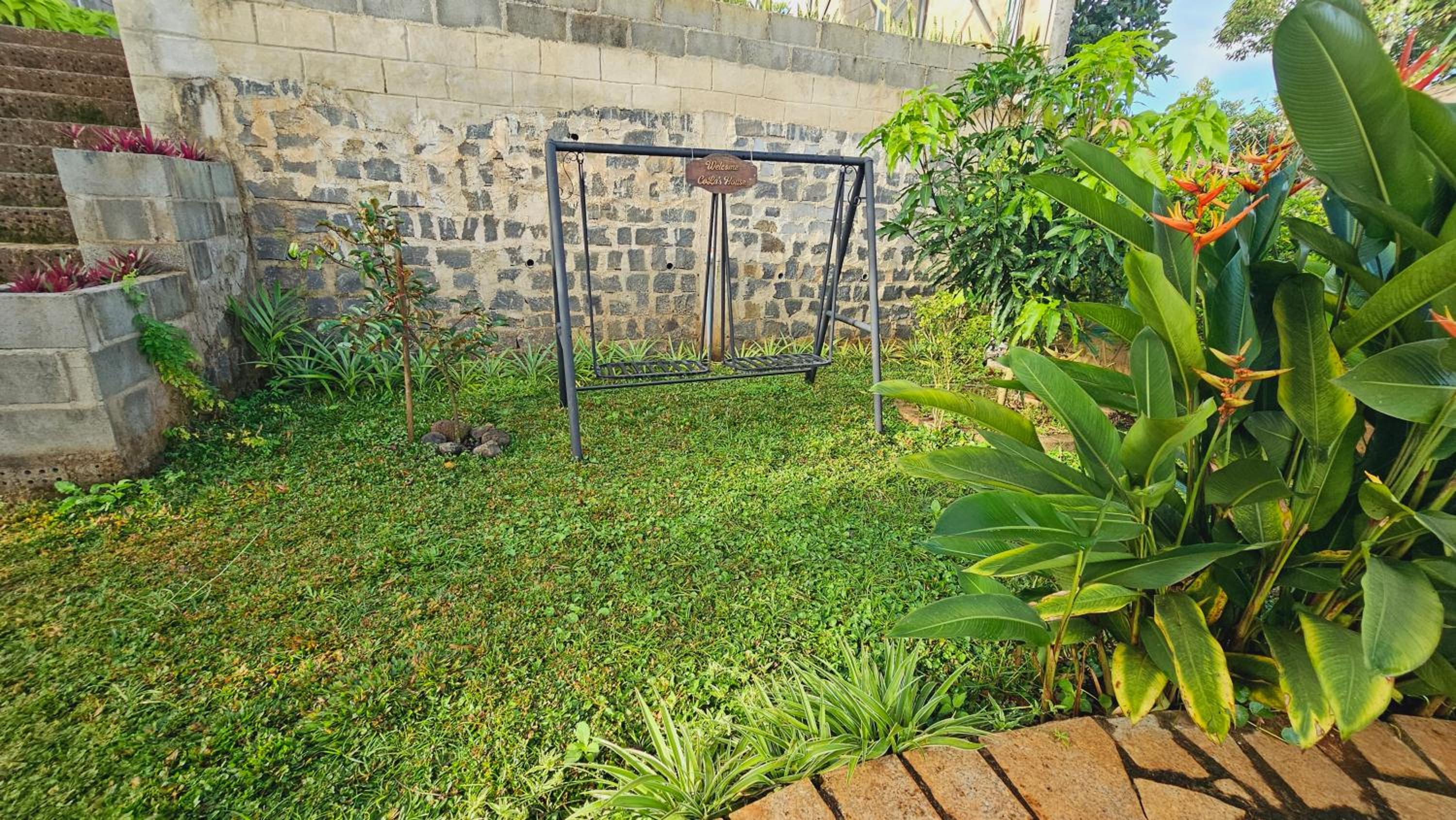Cola House Nhà Nghỉ Dưỡng Nguyên Căn view 4