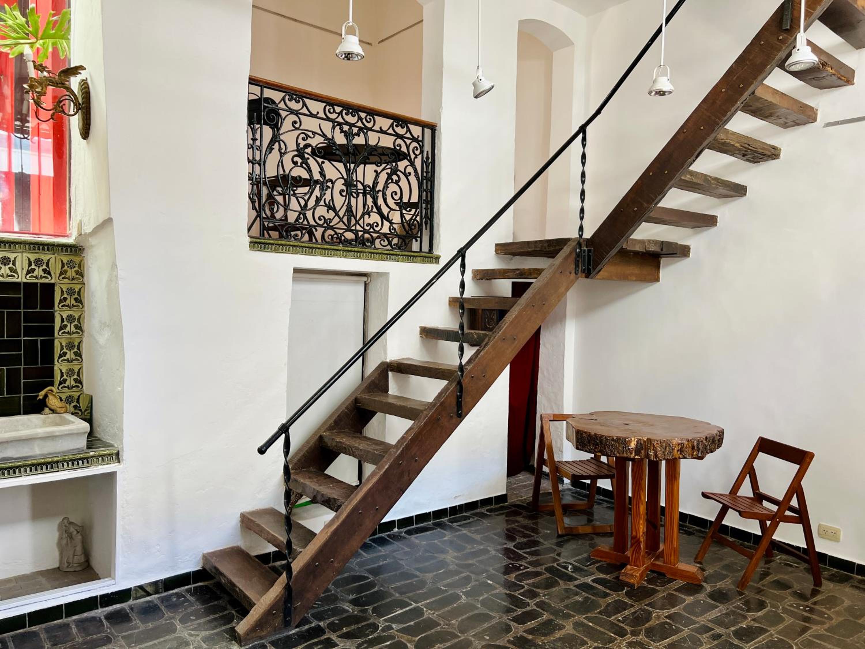 Artist' s House in the heart of San Telmo
