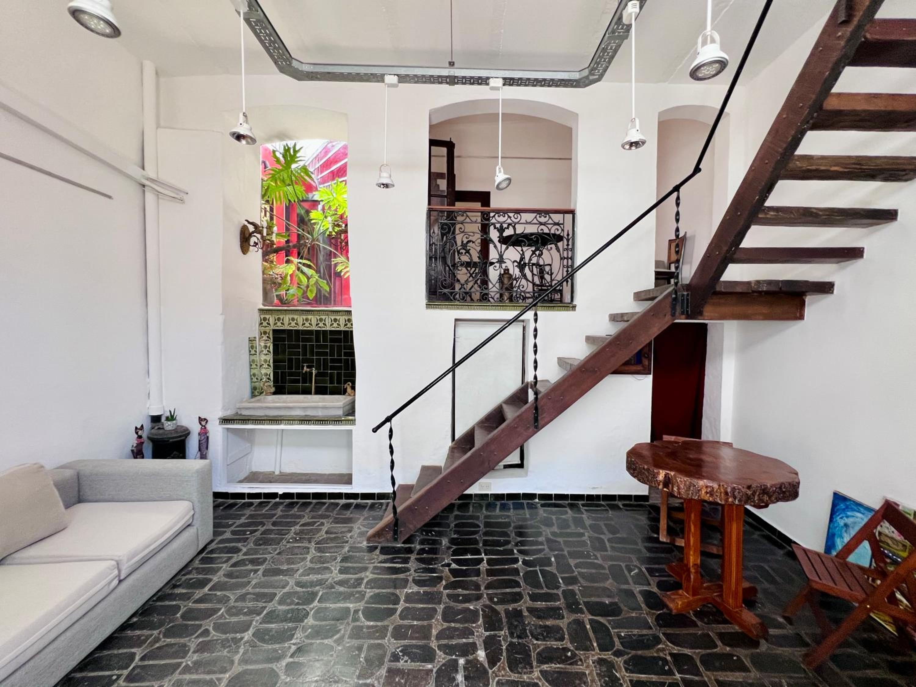 Artist' s House in the heart of San Telmo