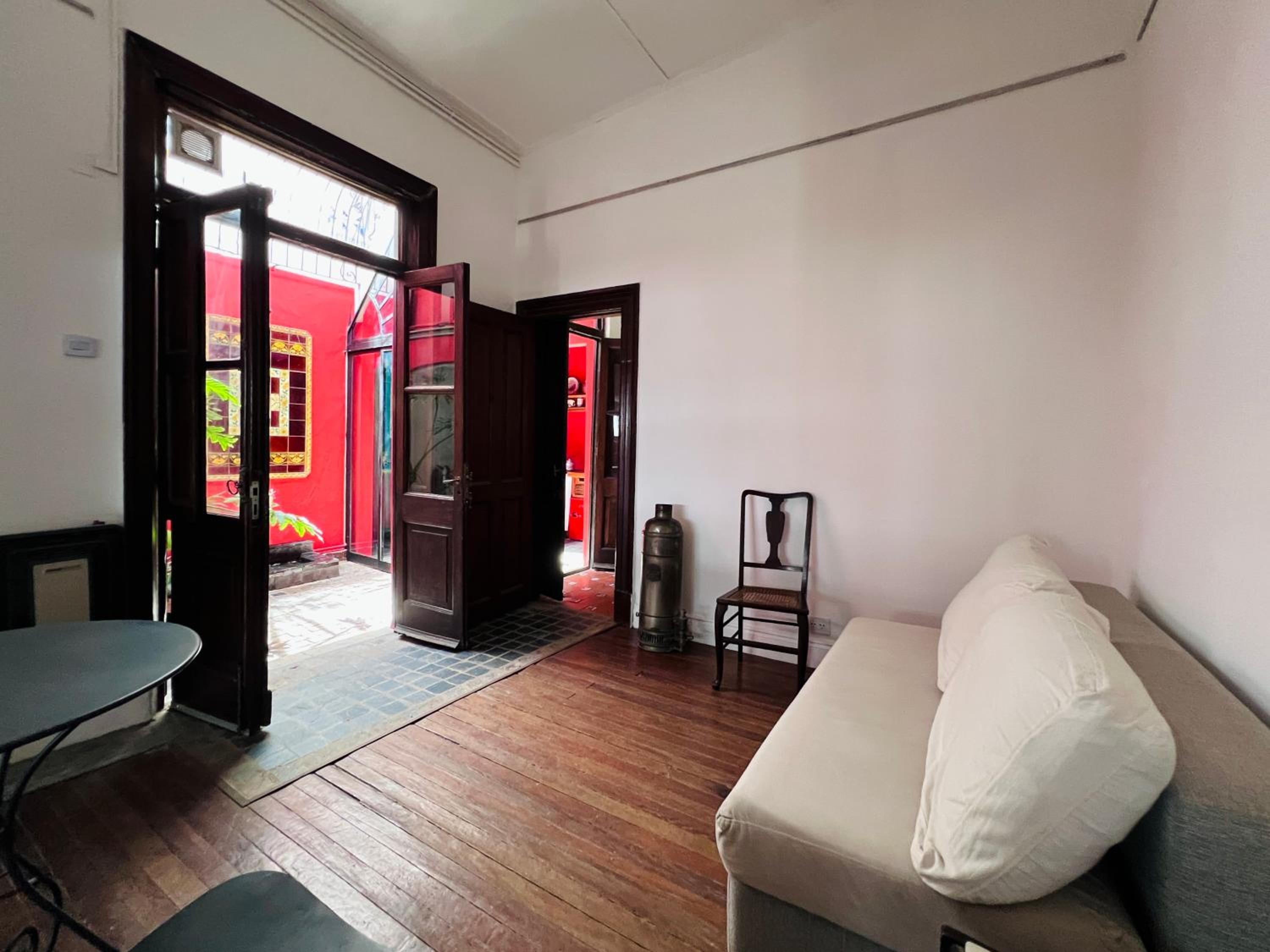 Artist' s House in the heart of San Telmo