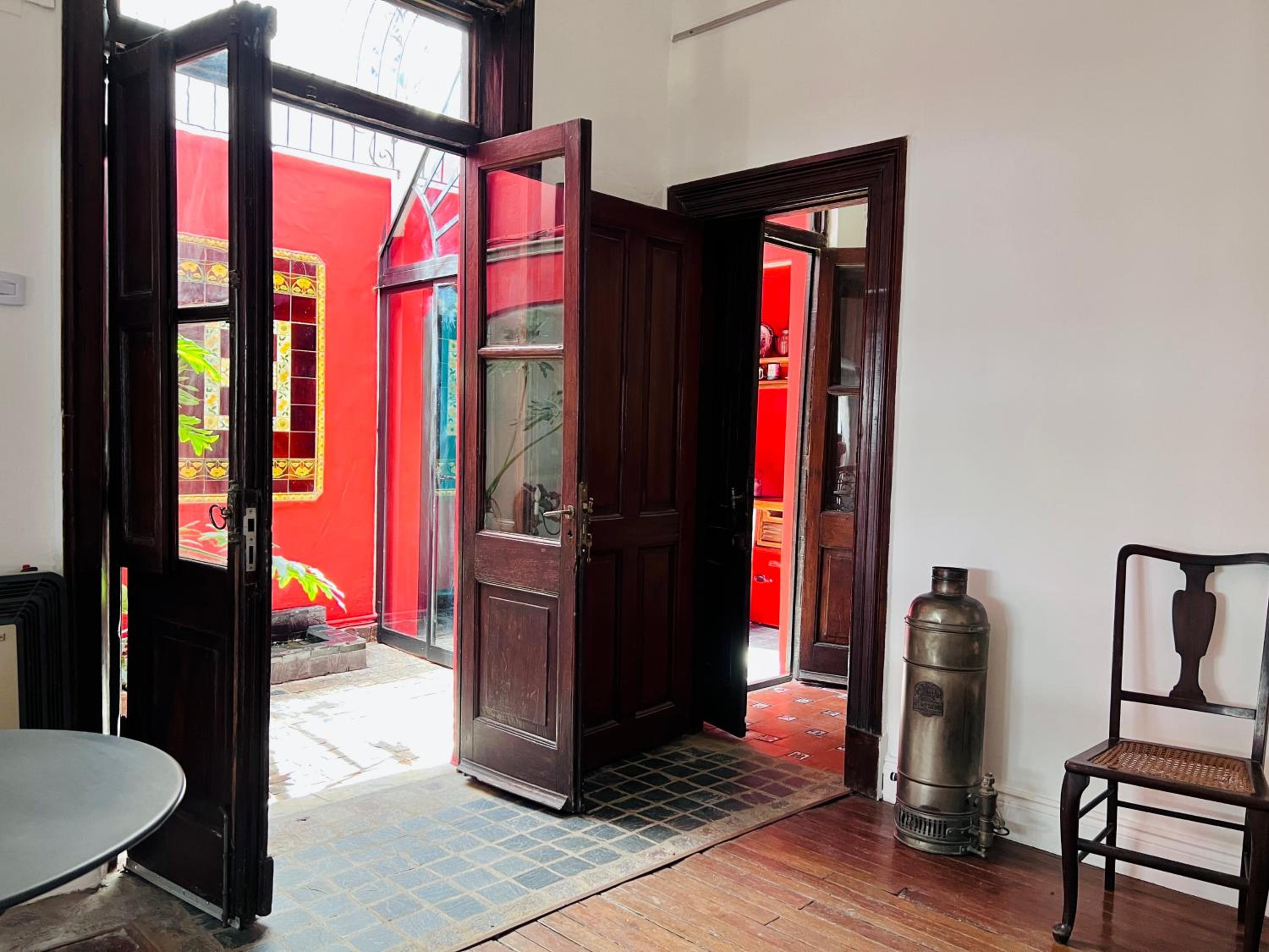 Artist' s House in the heart of San Telmo