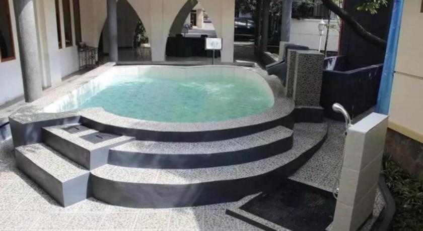 Lingga Hotel - Image 4
