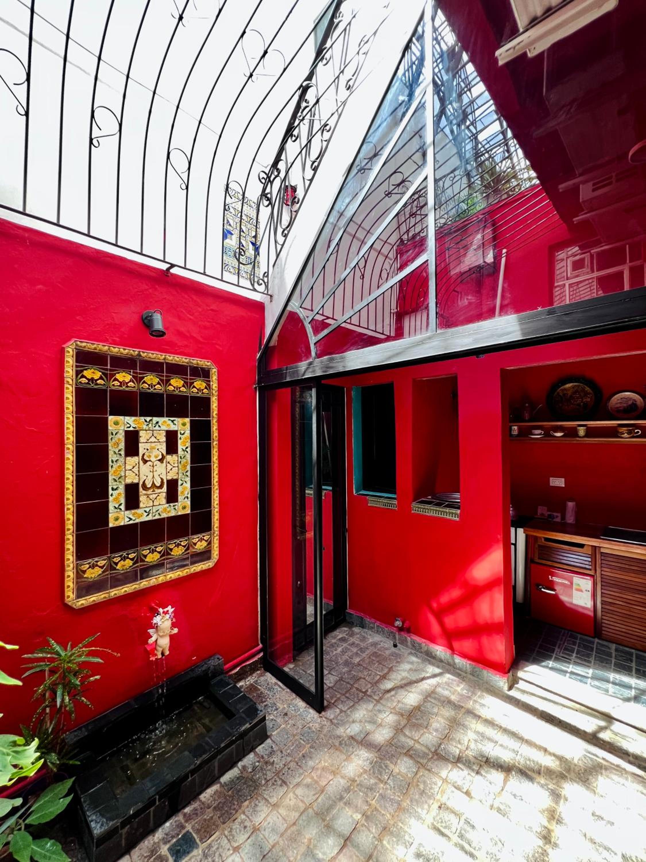 Artist' s House in the heart of San Telmo