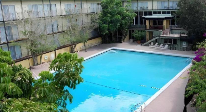 Magnuson Grand Conference Hotel