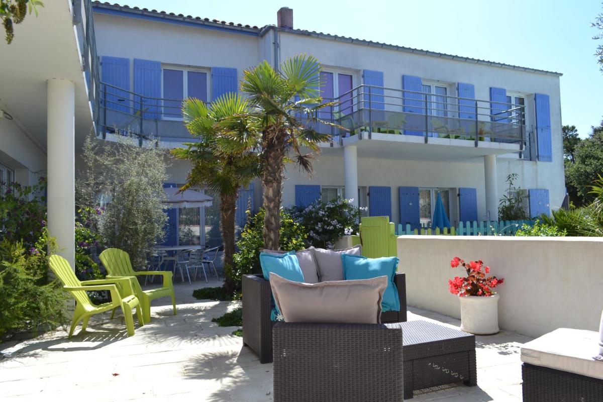 outdoor BBQ area