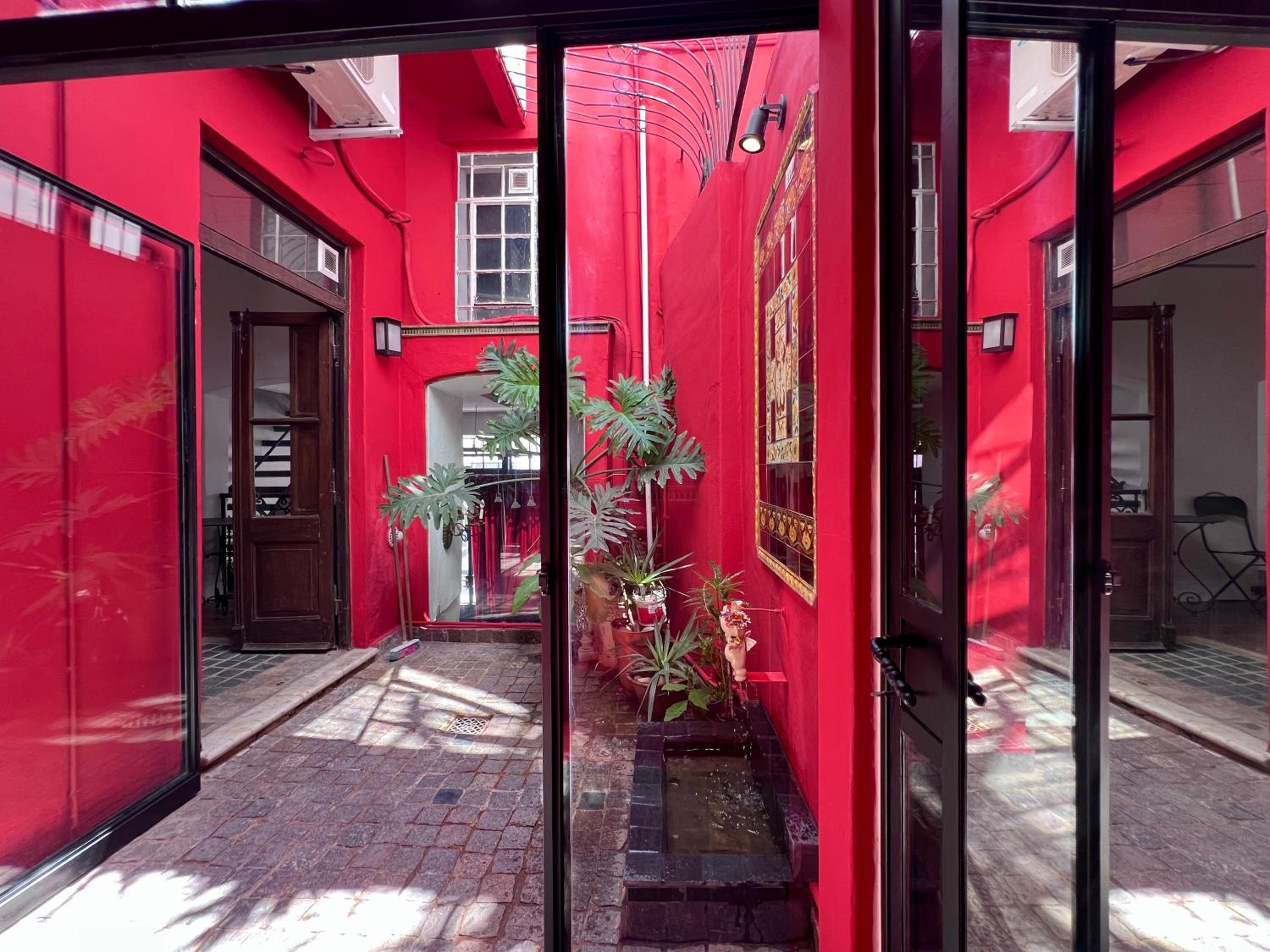 Artist' s House in the heart of San Telmo