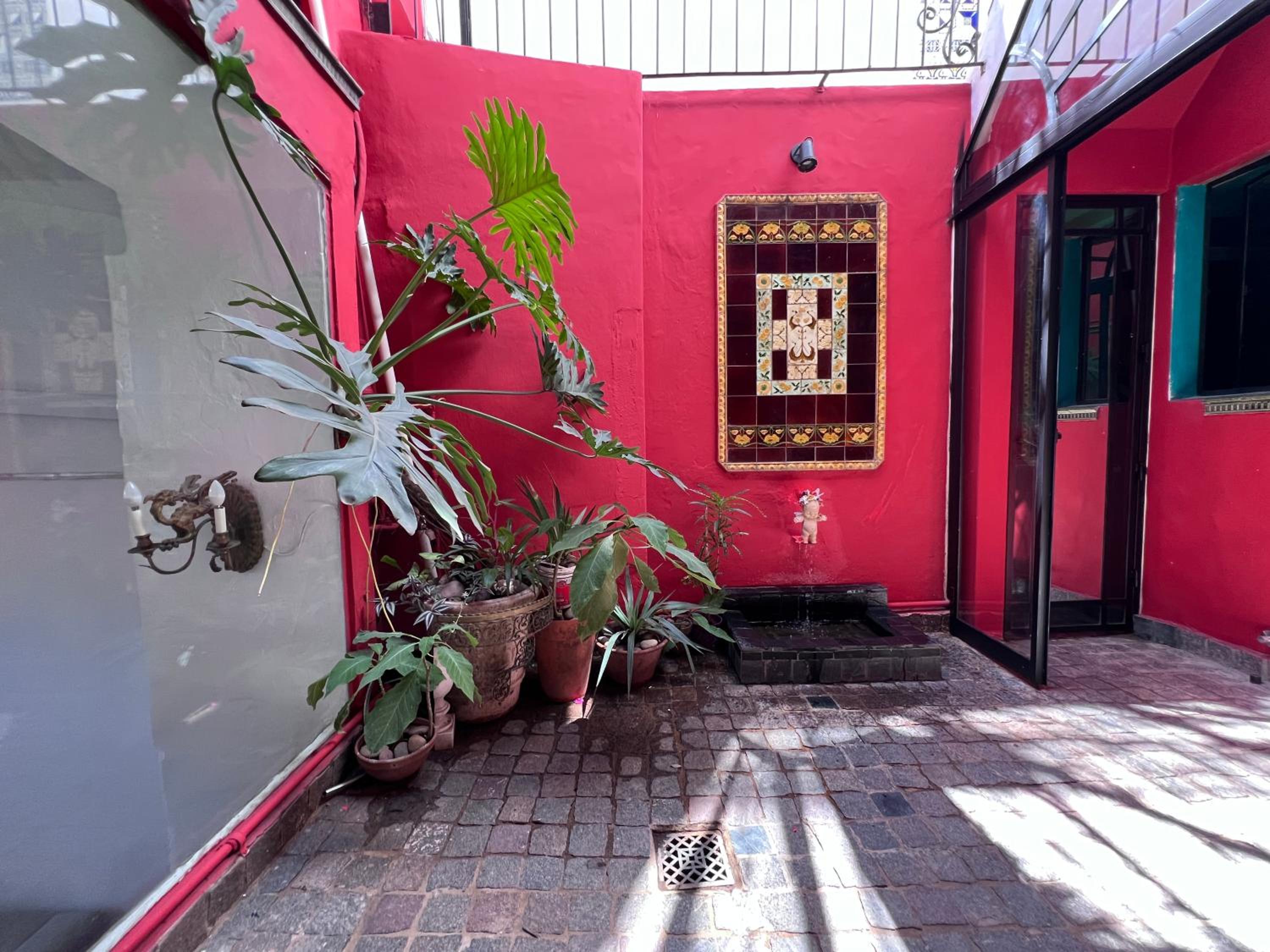 Artist' s House in the heart of San Telmo