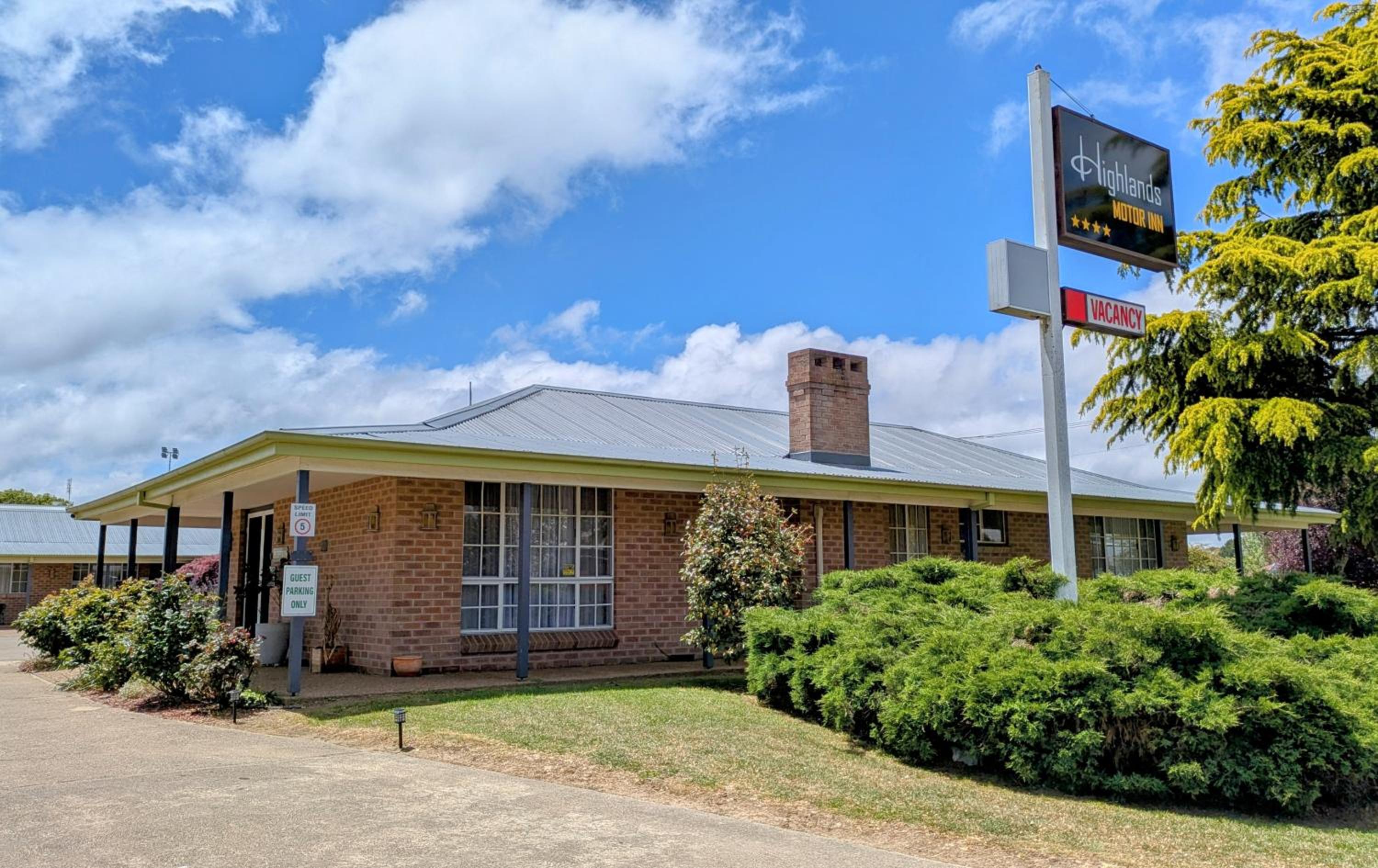 Highlands Motor Inn