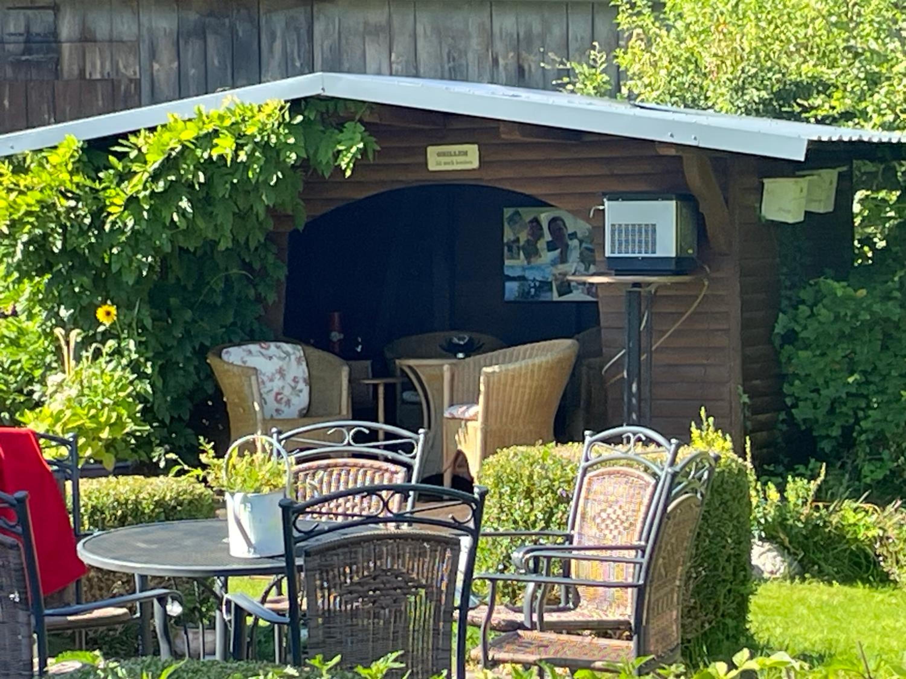 Luxus-Landhaus Nordsee, Sommer-Pool, Kaminofen, große Terrasse, Grill, 2 Schlafzimmer, Küche, Bad, WLAN,