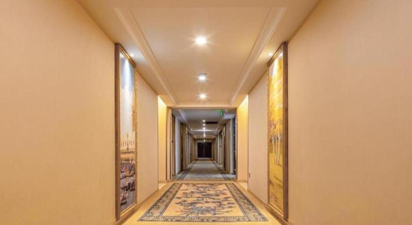 Vienna Hotel Chongqing Shizhu Stadium