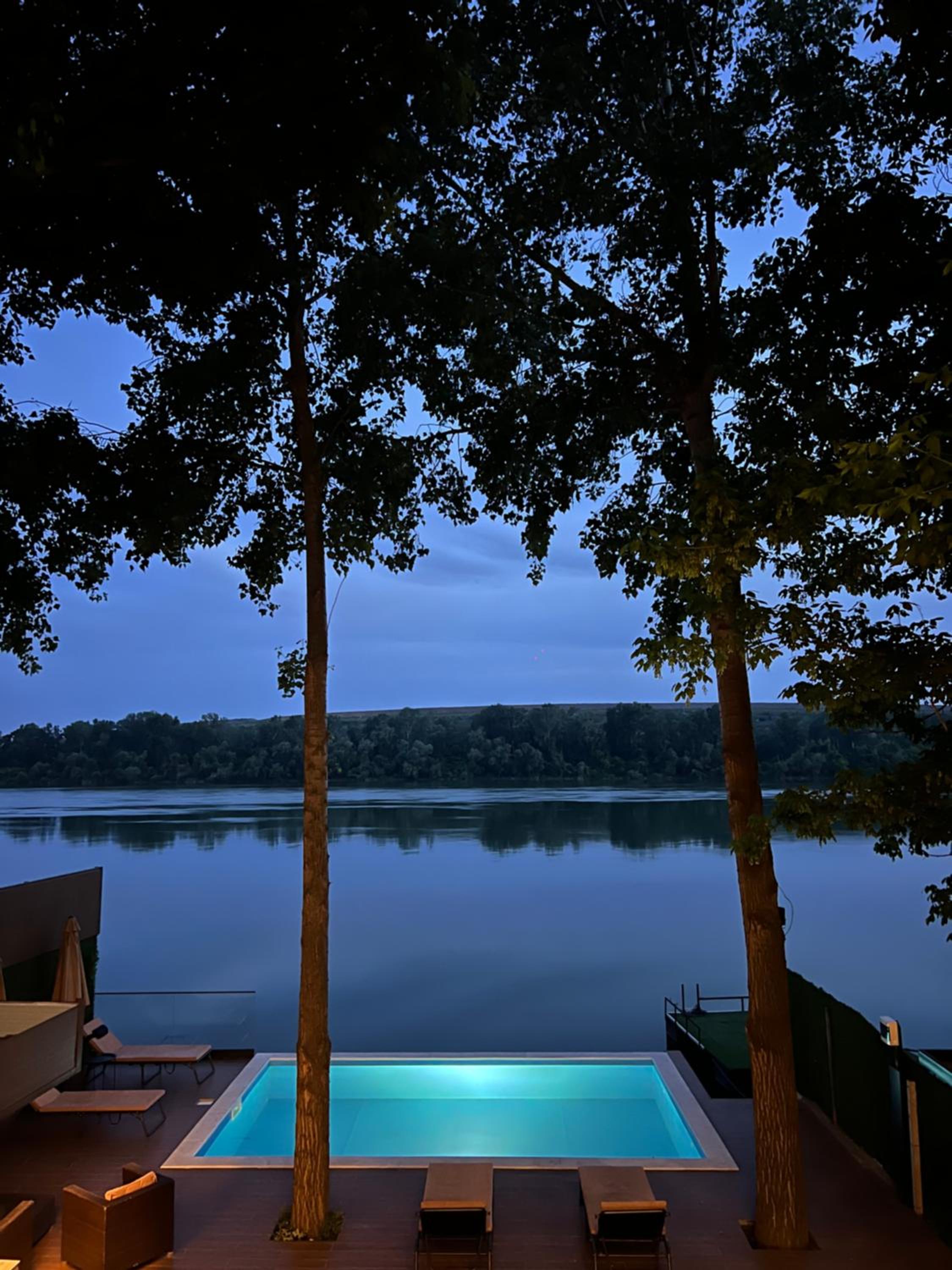 Riverhouse PIER