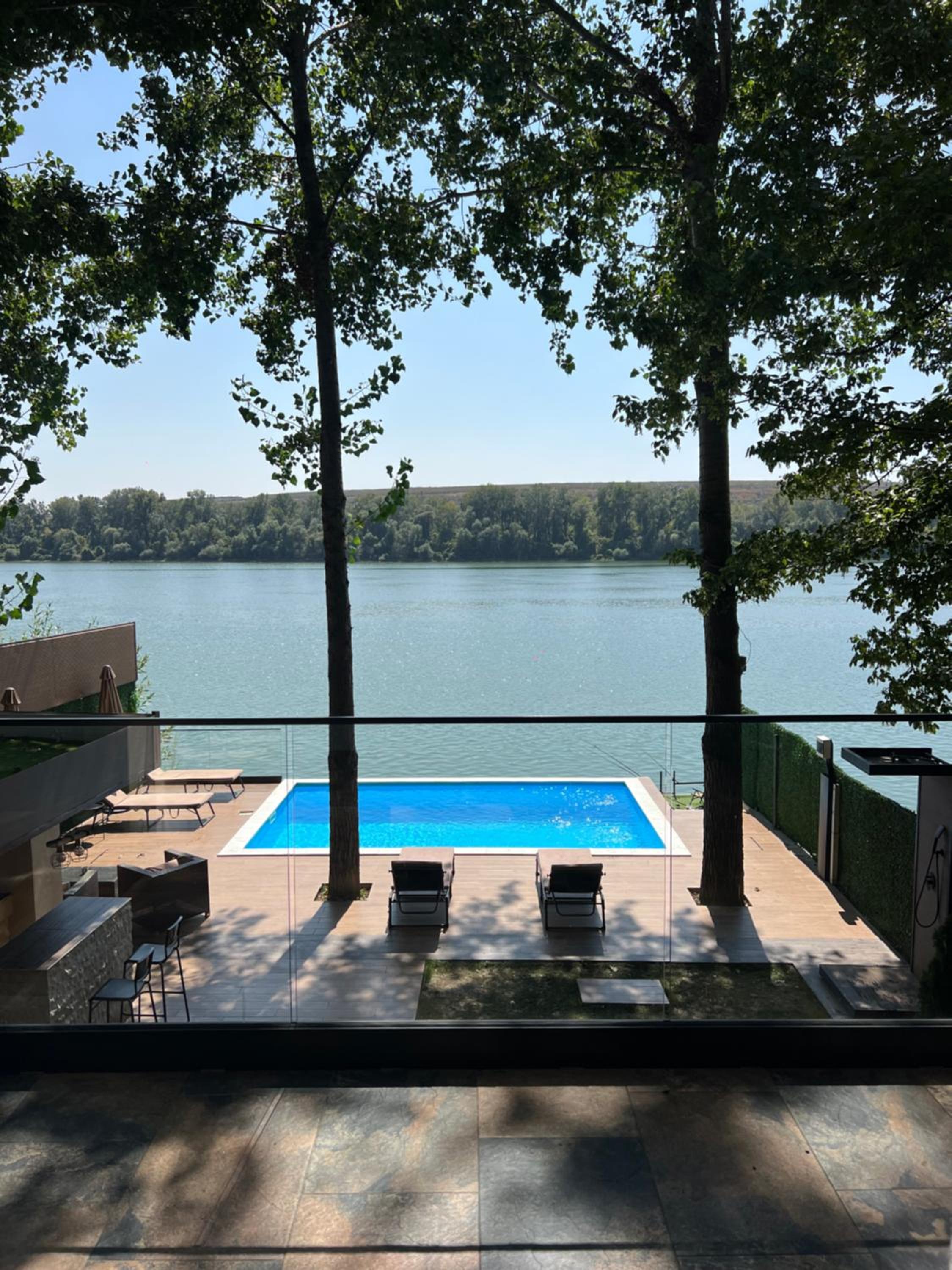 Riverhouse PIER