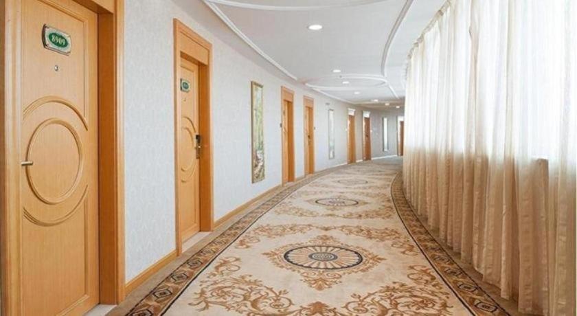 Vienna Hotel Guangdong Jiangmen Yingbin Avenue