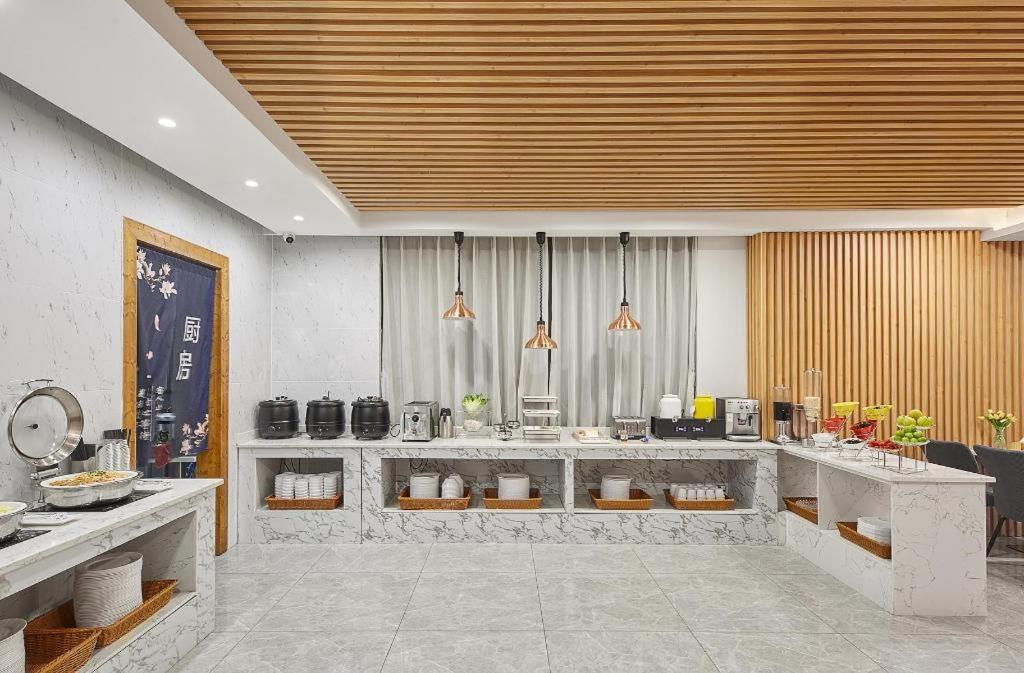 Meet Garden Hotel Baiyun International Airport