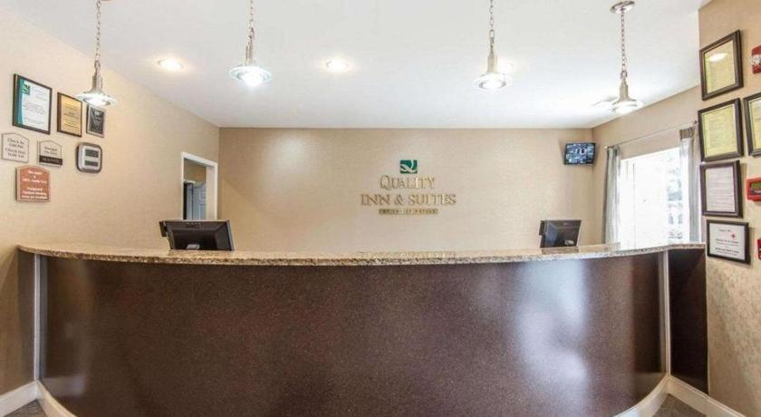 Quality Inn & Suites