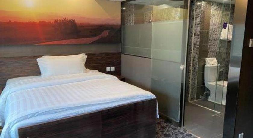 J Link Hotel