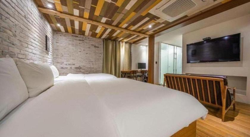 Lexy Hotel