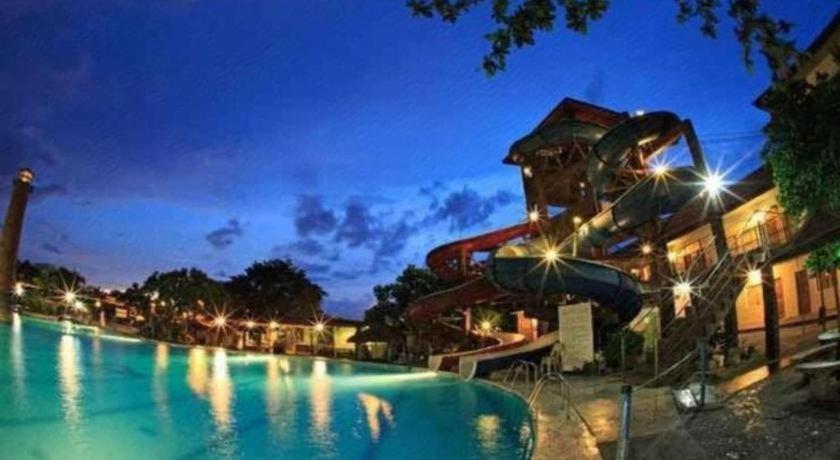 Caribbean Waterpark & Resotel