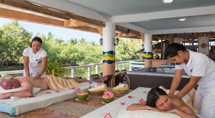 Punta Riviera Resort
