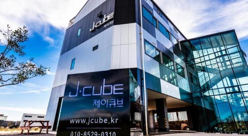 J Cube Pension