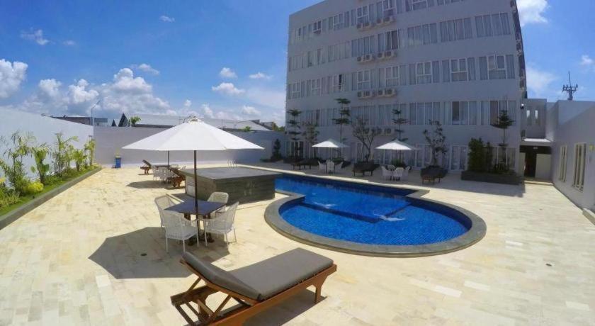 Front One Hotel Pamekasan Madura
