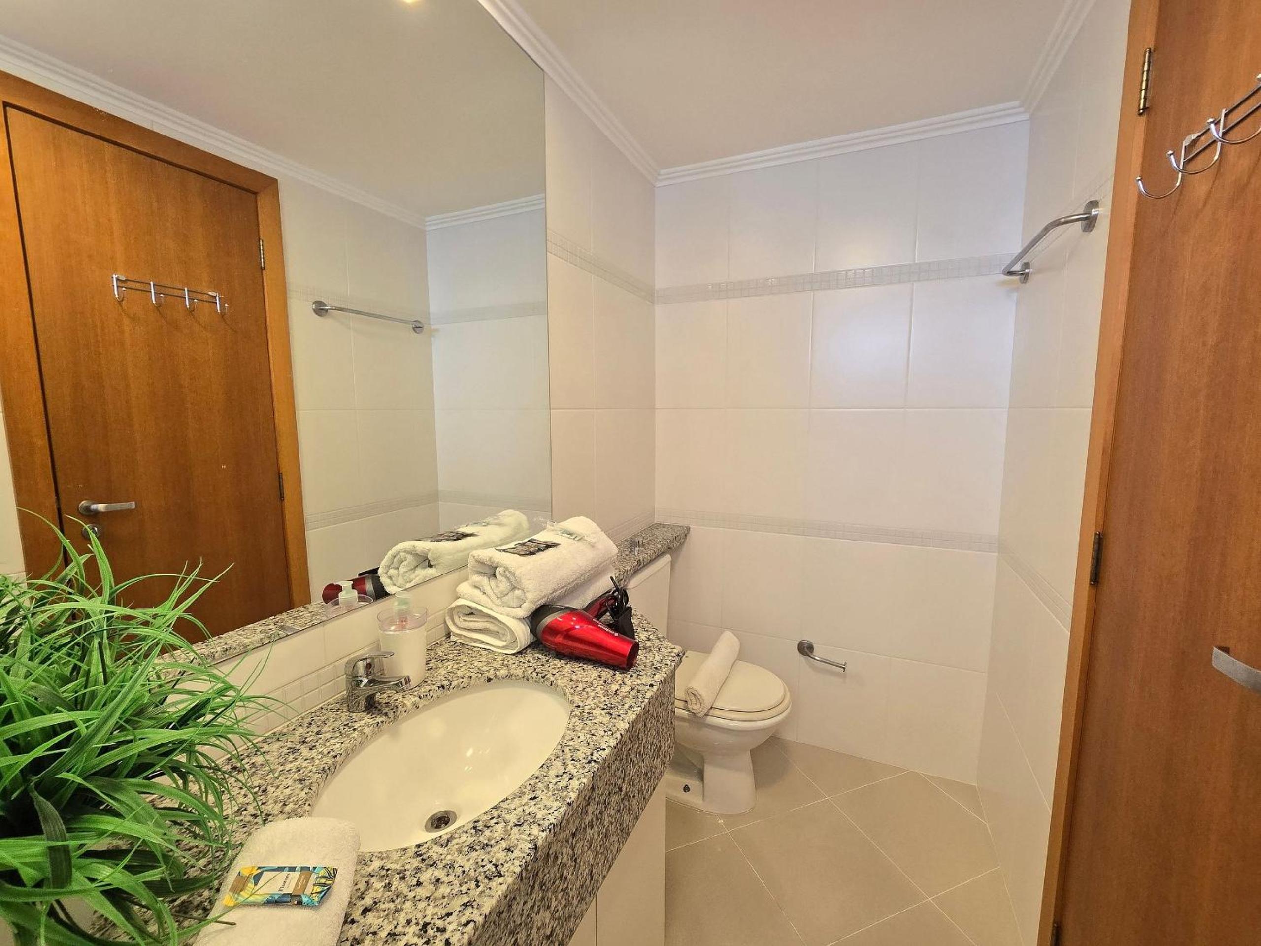Apartamentos Ed. Costa Sul - Centro BC/Piscina/Jacuzzi/Garagem