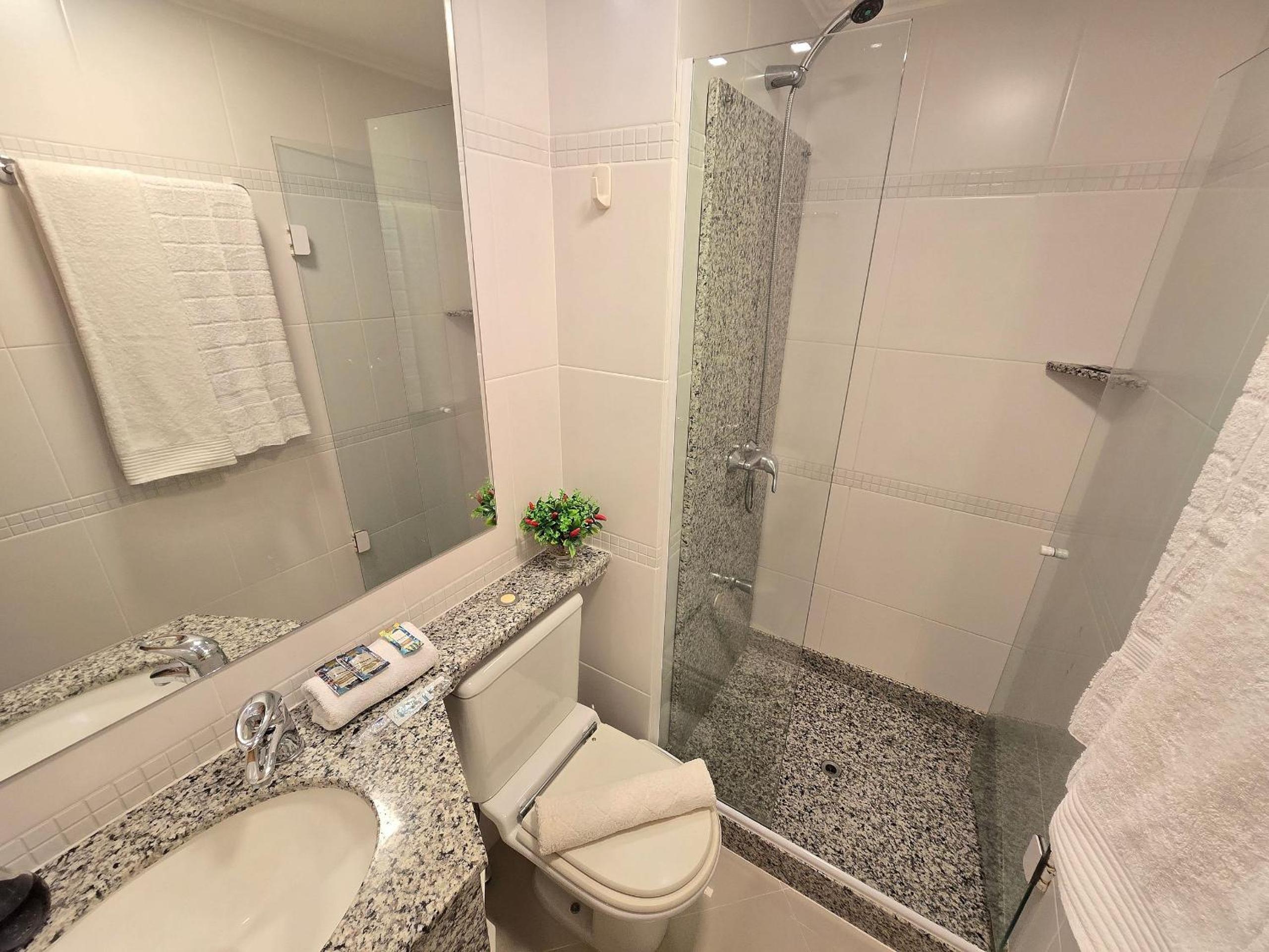 Apartamentos Ed. Costa Sul - Centro BC/Piscina/Jacuzzi/Garagem